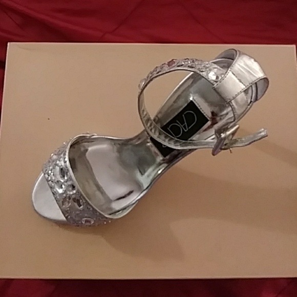 Cache heels - Picture 4 of 4